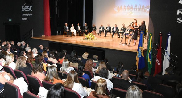 Ministro do STJ destaca papel transformador da Justiça Restaurativa em congresso internacional #PraTodosVerem: Na fotografia interna 3, aparece uma visão ampla do auditório pegando público e ...